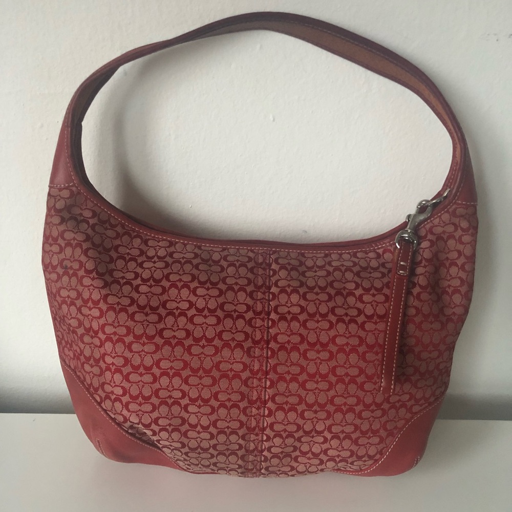 Pretty Red vintage signature Coach handbag